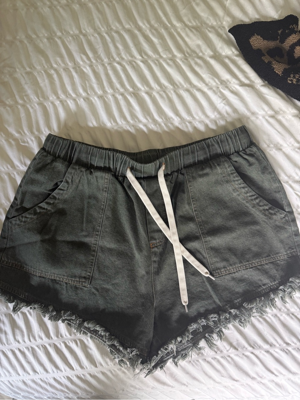 Cupshe Washed Black Drawstring Frayed Hem Jean Shorts